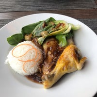 Photo taken at KiinDi Thai Restaurant by Theodora K. on 4/9/2019