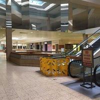 9/2/2017 tarihinde Kevinziyaretçi tarafından Century III Mall'de çekilen fotoğraf