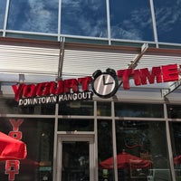 Foto tirada no(a) Yogurt Time Downtown Hangout por Cody H. em 7/31/2017
