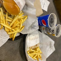 Photo taken at Hardees by _zah.ra_ on 4/3/2022