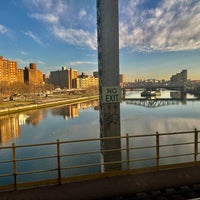 Photo taken at Metro-North Park Avenue Bridge (Bronx / Manhattan) by Deepak S. on 3/27/2023