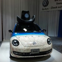รูปภาพถ่ายที่ Volkswagen Showroom at the State Fair โดย Karen L. เมื่อ 10/18/2012