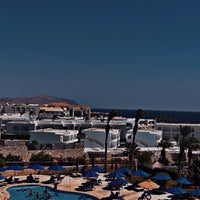 Das Foto wurde bei DoubleTree by Hilton Sharm El Sheikh - Sharks Bay Resort von Saud am 9/13/2023 aufgenommen