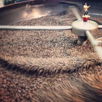 Photo taken at Batdorf &amp;amp; Bronson Coffee Roasters by Jonathan B. on 3/12/2014