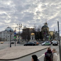 Photo taken at Площадь Никитские Ворота by Yuri G. on 4/4/2021