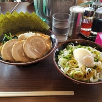 Photo taken at 横浜家系ラーメンたくみ家 by Tatsu. 　. on 10/9/2017