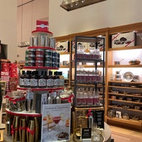 Photo taken at Williams-Sonoma by Yan S. on 12/6/2022