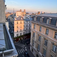 รูปภาพถ่ายที่ Hôtel Trianon Rive Gauche โดย Baltazar S. เมื่อ 3/10/2022