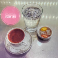 Photo taken at Pembegül pasta &amp;amp; cafe by Yavuz GÜNDOĞDU® on 8/18/2016