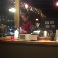 12/7/2016 tarihinde Ginger L.ziyaretçi tarafından Metropolitan Coffee'de çekilen fotoğraf