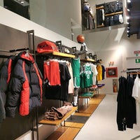 Nike Store - Piazza Maggiore - Via Rizzoli 3