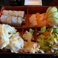 Foto diambil di Nakama Sushi Restaurant &amp;amp; Lounge oleh David M. pada 10/26/2019