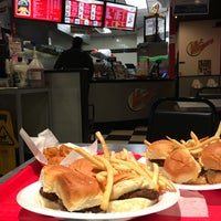 Photo taken at Lil Burgers by Luis R. on 11/2/2016