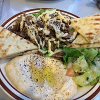 Foto scattata a Taste Of Jerusalem Cafe da Liz G. il 7/30/2015