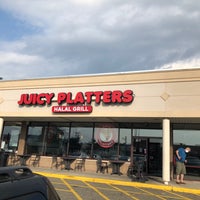 Foto tirada no(a) Juicy Platters por Angela K. em 7/3/2020