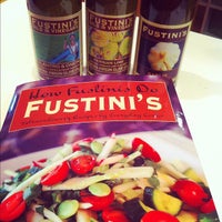 Снимок сделан в Fustini&amp;#39;s Oils and Vinegars пользователем Brandy W. 9/20/2012