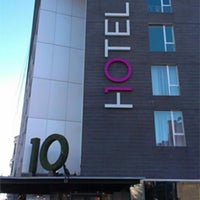 Foto tirada no(a) Hotel 10 por Ken em 7/22/2016