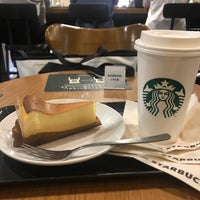 Photo taken at Starbucks by cuifeng on 6/18/2022