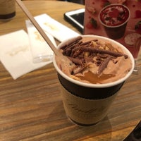 Photo taken at Lindt Chocolat Café by cuifeng on 1/29/2022