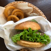 Photo taken at Freshness Burger by cuifeng on 3/14/2020