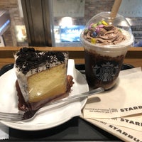 Photo taken at Starbucks by cuifeng on 4/19/2022