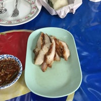 Photo taken at Chuan Yim Fried Chicken by Saijai P. on 9/15/2018