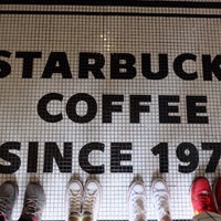 Photo taken at Starbucks by Kranfern I. on 11/1/2015