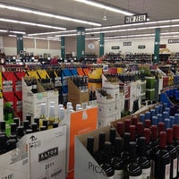 10/20/2012にDavid F.がViscount Wines &amp;amp; Liquorで撮った写真