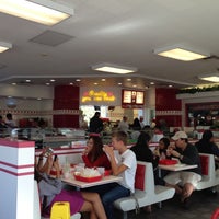 Photo taken at In-N-Out Burger by Stefan W. on 5/11/2013