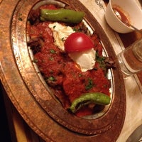 Foto diambil di Qasida Restaurant oleh Yasmin G. pada 5/23/2014