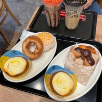 Photo taken at Mister Donut by Hayato on 7/11/2021