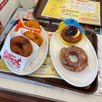 Photo taken at Mister Donut by Hayato on 7/31/2021