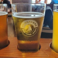 Photo taken at Spinnakers Gastro Brewpub by Dave S. on 9/11/2022