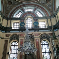 Photo taken at Bezmialem Valide Sultan Camii by Muhammed م. on 9/9/2020