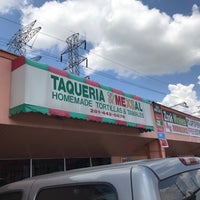 รูปภาพถ่ายที่ Taqueria El Mexsal โดย Serge J. เมื่อ 5/22/2018