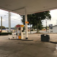 Photo taken at Shell by Serge J. on 8/10/2018