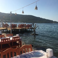 Photo taken at Ali Gonca Balık Restaurant by Nilüfer K. on 7/16/2016