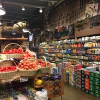 4/3/2016 tarihinde Richard V.ziyaretçi tarafından NYC Fresh Market'de çekilen fotoğraf