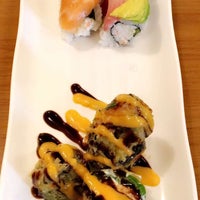 Foto diambil di Zenko Sushi oleh Richard V. pada 5/24/2016