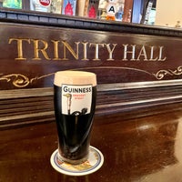 Foto diambil di Trinity Hall Irish Pub and Restaurant oleh  ℋumorous pada 6/5/2021