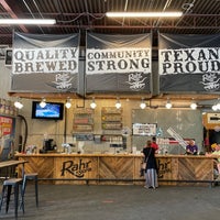 รูปภาพถ่ายที่ Rahr &amp;amp; Sons Brewing Co. โดย  ℋumorous เมื่อ 4/16/2022