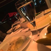 รูปภาพถ่ายที่ Çengelköy İskele Restaurant โดย Mehmet เมื่อ 10/27/2016
