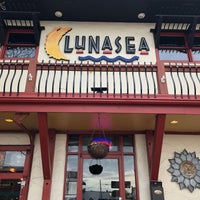 Foto diambil di LunaSea oleh Gary W. pada 4/4/2018