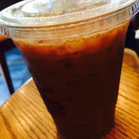 Das Foto wurde bei The Coffee Bean &amp; Tea Leaf von Jamez am 5/30/2015 aufgenommen