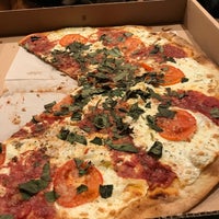 10/13/2017 tarihinde Heather H.ziyaretçi tarafından Michael Angelo&amp;#39;s Pizza'de çekilen fotoğraf
