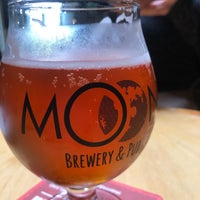 Photo taken at Moon Under Water Pub &amp;amp; Brewery by Lee J. on 5/25/2020
