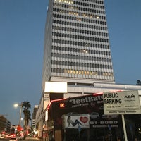 Photo taken at 6300 Wilshire Blvd (New York Life Building) by Nuh on 4/2/2017