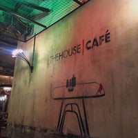 Foto tomada en The House Café  por Aykut B. el 2/8/2018