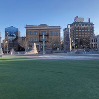 รูปภาพถ่ายที่ Main Street Square โดย Debbie E. เมื่อ 3/29/2022
