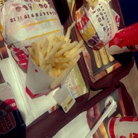 Photo taken at Burger King by 👍Aşkgül :. on 4/15/2022